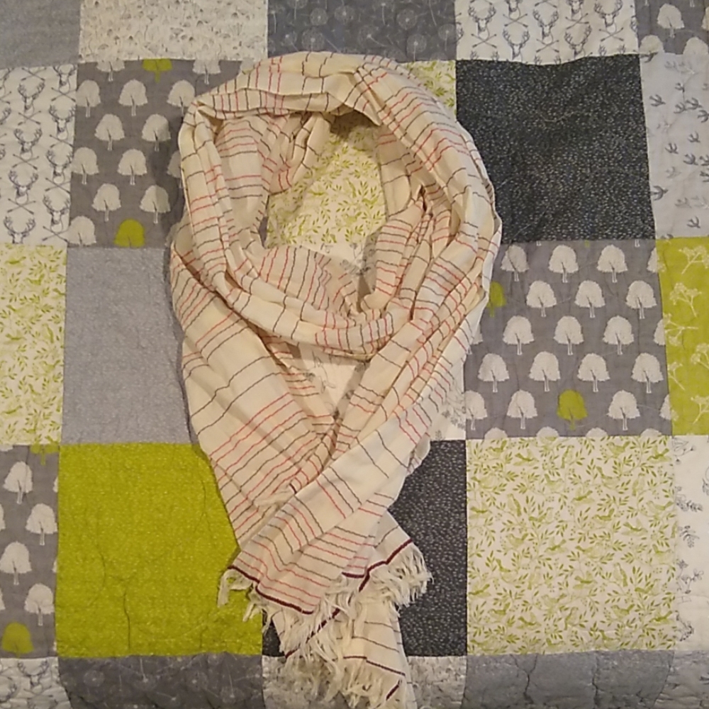 NWOT Honest Company organic nursing cover/scarf